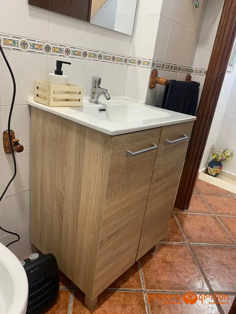 Bany de Casa o xalet en venda en Constantina amb Terrassa i Moblat