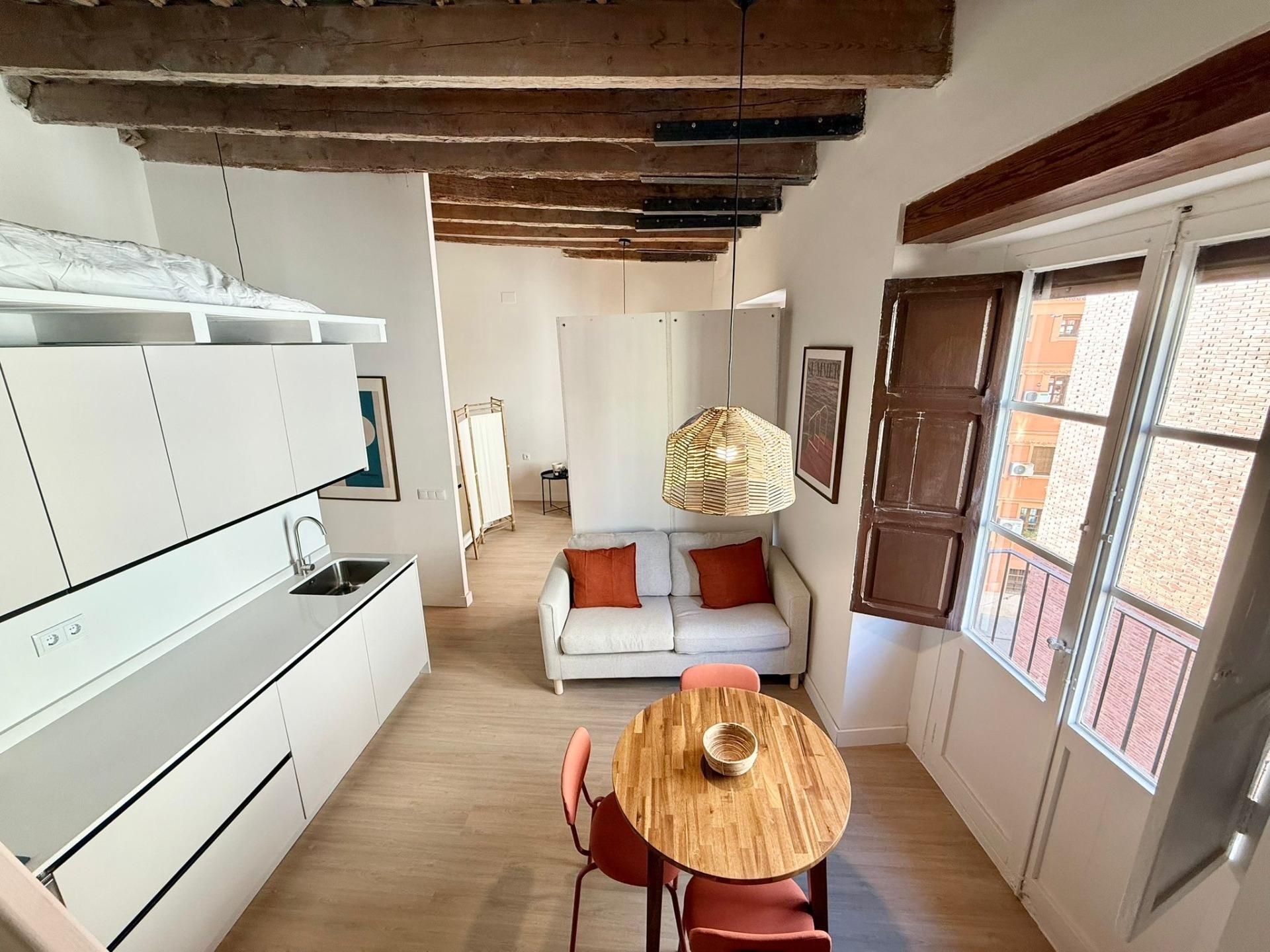 Sala d'estar de Pis de lloguer en  Valencia Capital amb Aire condicionat, Parquet i Moblat