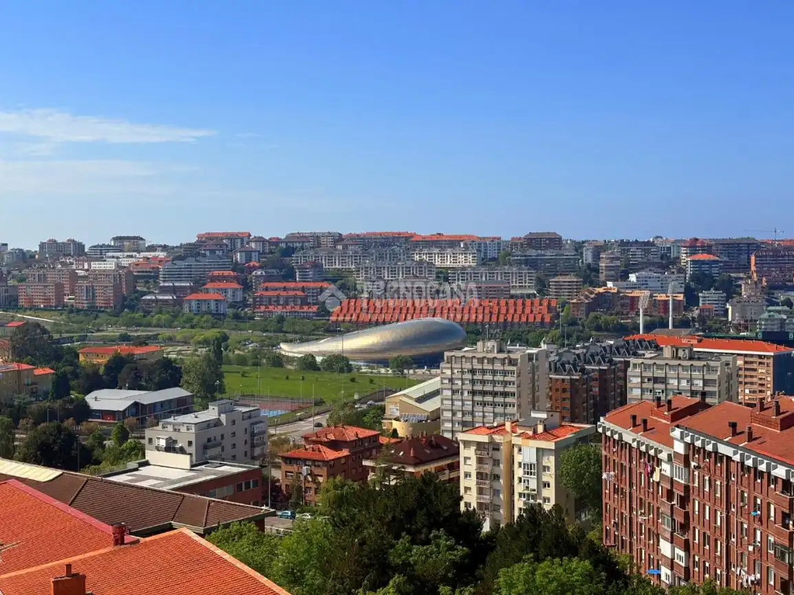 Vista exterior de Piso en venta en Santander con Calefacción
