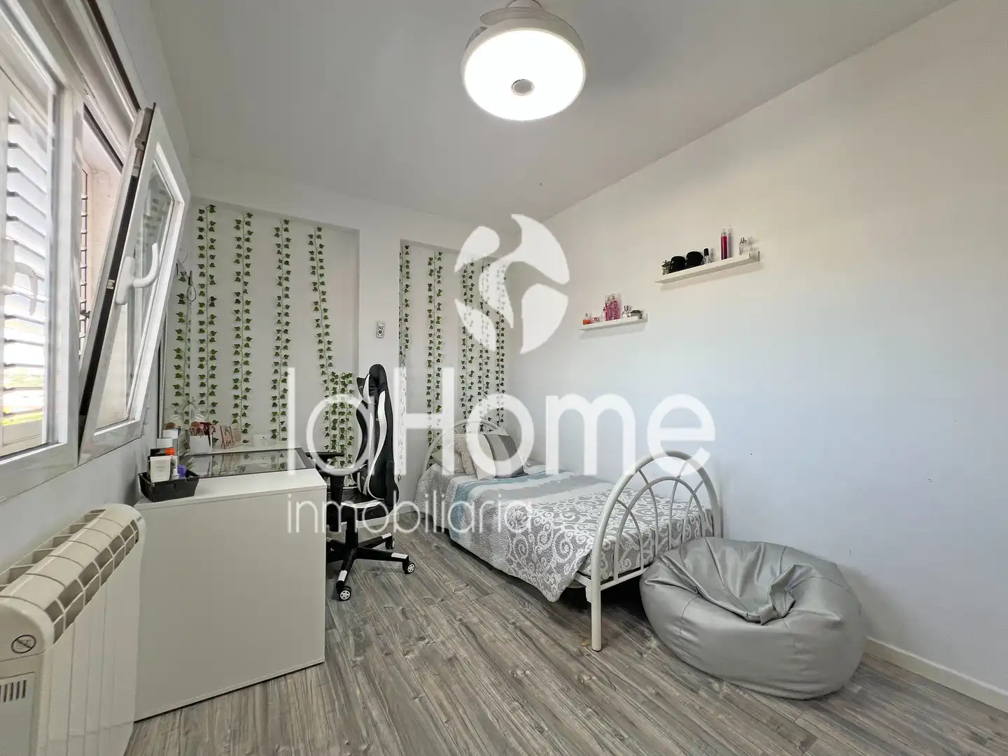 Schlafzimmer von Wohnung zum Verkauf in La Pobla de Vallbona mit Klimaanlage, Heizung und Parkett