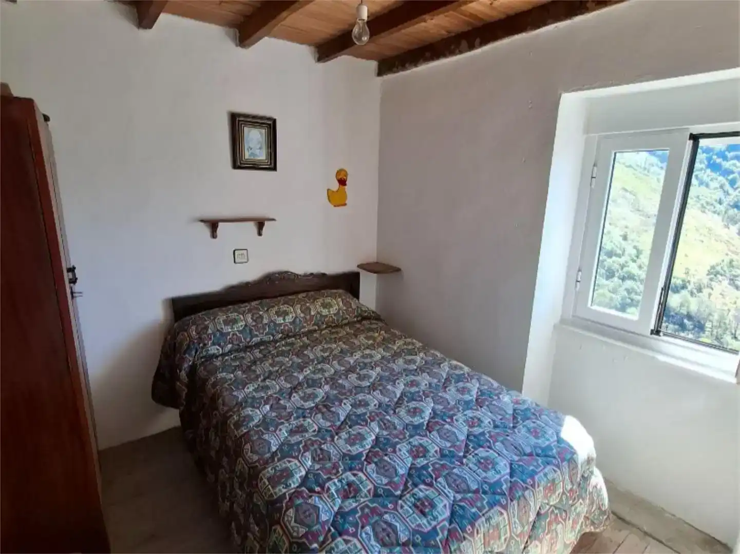 Dormitori de Finca rústica en venda en Illano amb Moblat