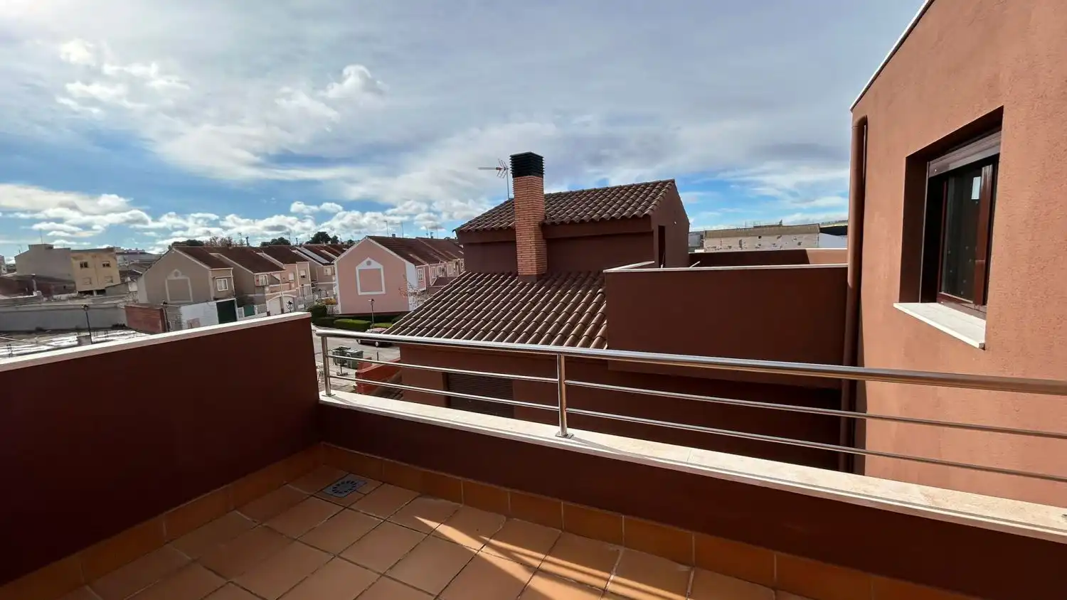 Terrasse von Einfamilien-Reihenhaus zum Verkauf in La Gineta mit Klimaanlage, Heizung und Terrasse