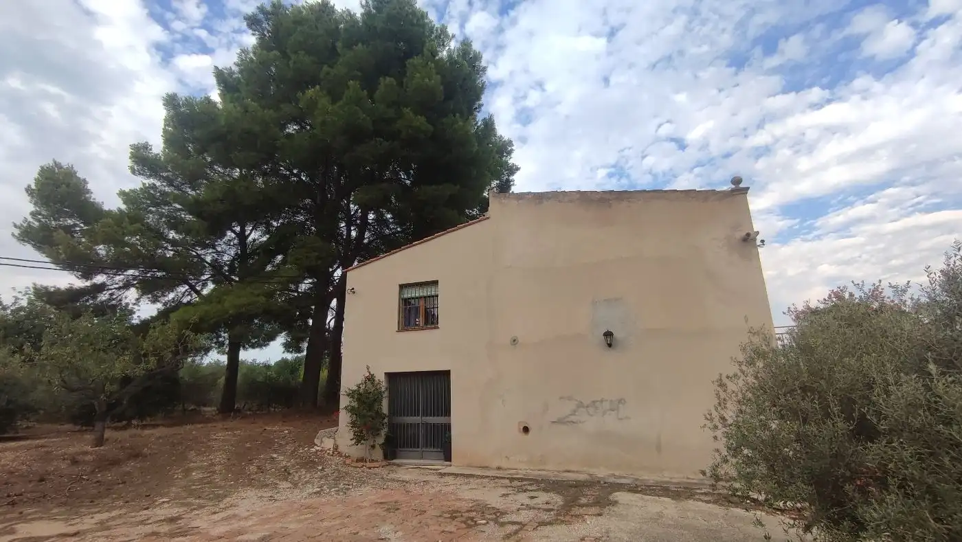 Vista exterior de Finca rústica en venda en Valls amb Calefacció, Jardí privat i Terrassa
