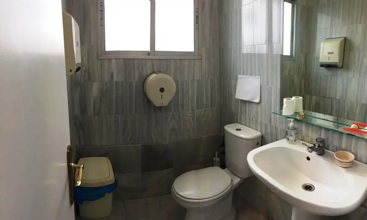Bany de Edifici en venda en San Juan del Puerto