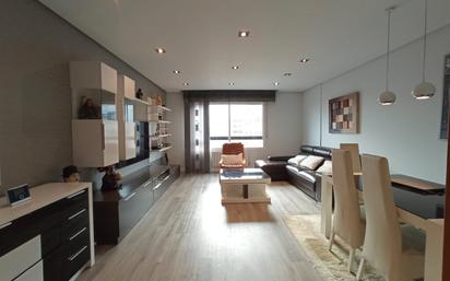 Living room of Flat for sale in Burgos Capital  with Heating, Parquet flooring and Terrace