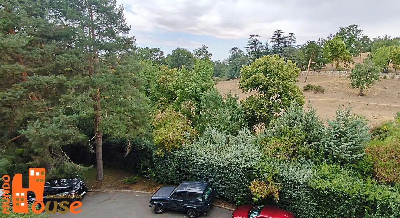 Parking de Piso en venta en Real Sitio de San Ildefonso con Calefacción, Terraza y Piscina comunitaria