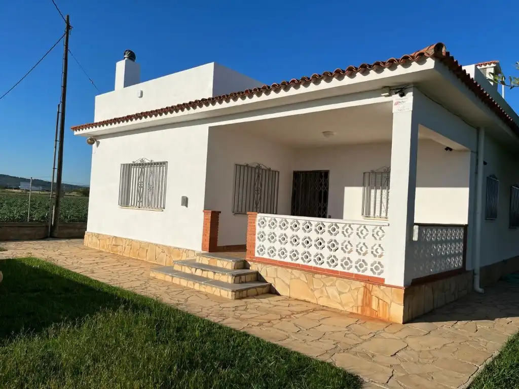 Außenansicht von Wohnung zum Verkauf in Benicarló mit Privatgarten, Terrasse und Schwimmbad