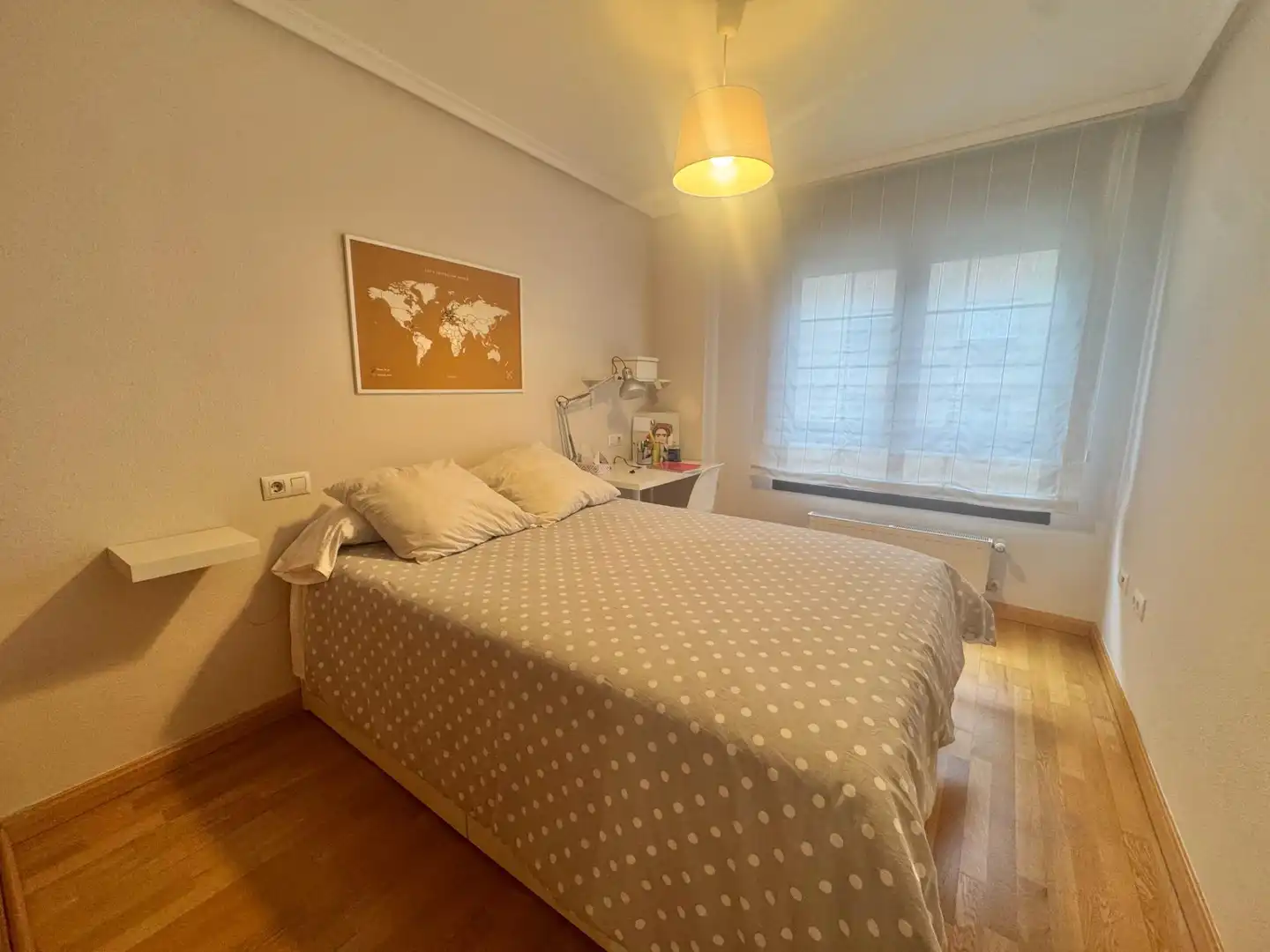 Habitación de Piso en venta en Oviedo  con Calefacción