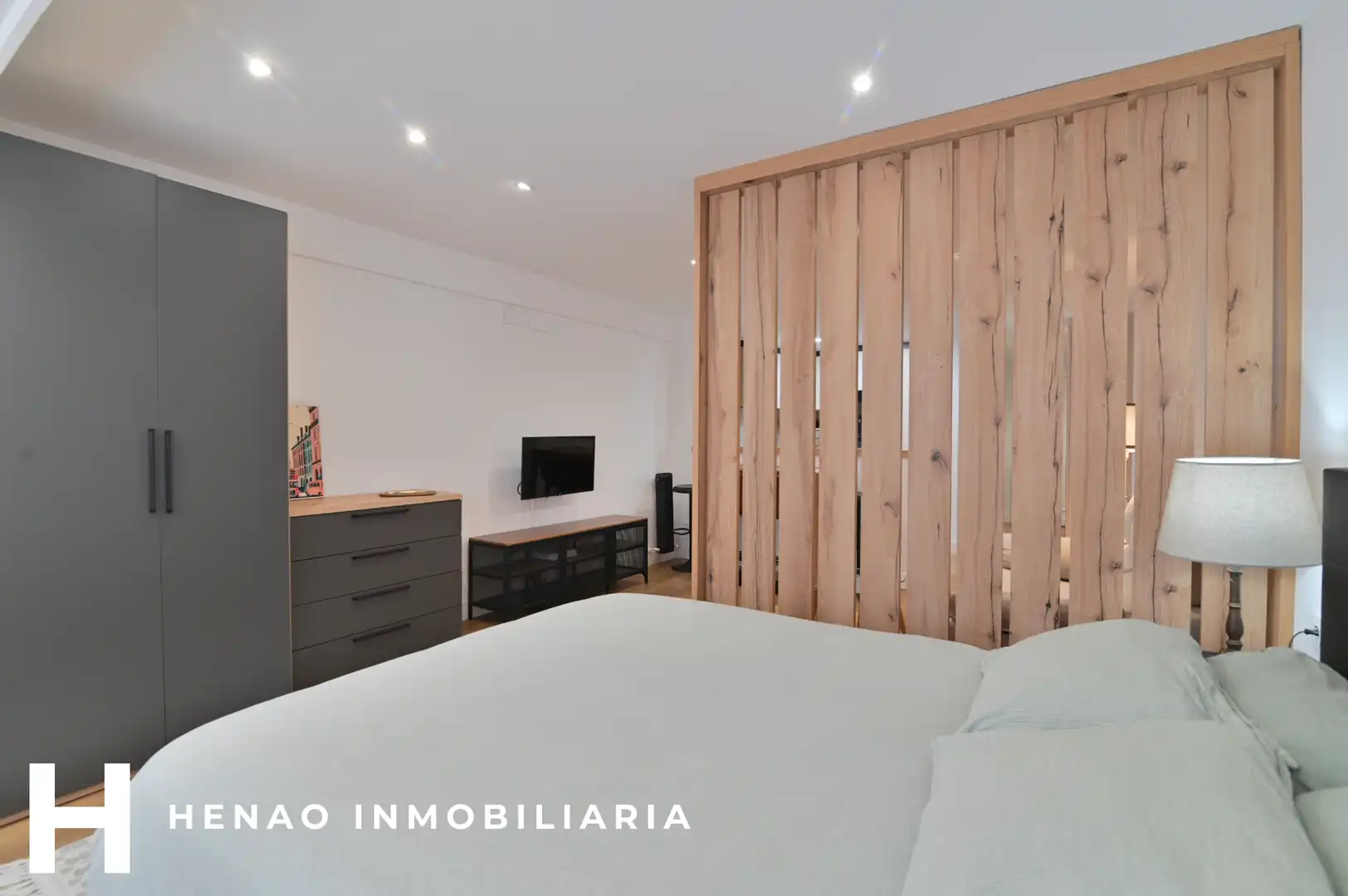 Habitación de Apartamento en venta en Bilbao  con Calefacción, Parquet y Amueblado