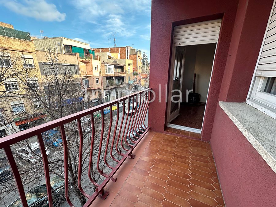 Terrassa de Pis en venda en Santa Coloma de Gramenet amb Calefacció, Terrassa i Moblat
