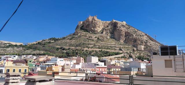 Piso en Alquiler en Plaça de l'Ajuntament en Casco Antiguo - Sta. Cruz - Ayuntamiento