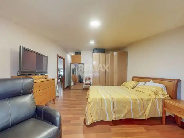 Dormitori de Pis en venda en Redondela amb Calefacció, Parquet i Terrassa