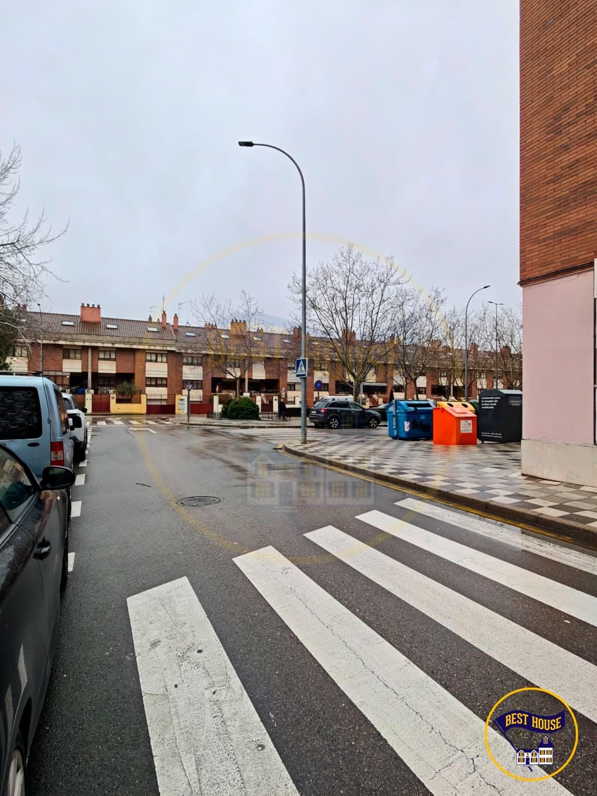 Vista exterior de Garatge en venda en Cuenca Capital