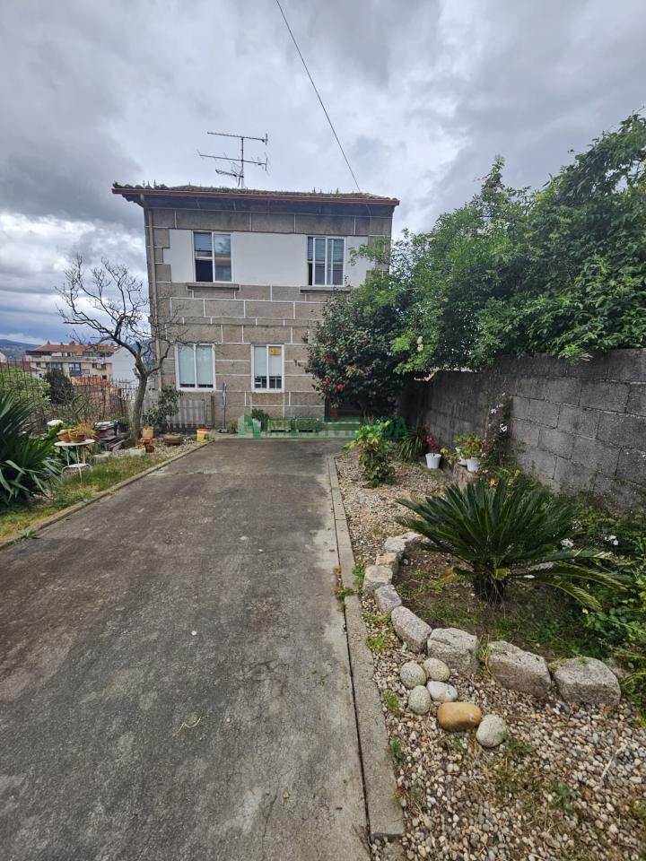Exterior view of House or chalet for sale in Vigo   with Heating and Furnished