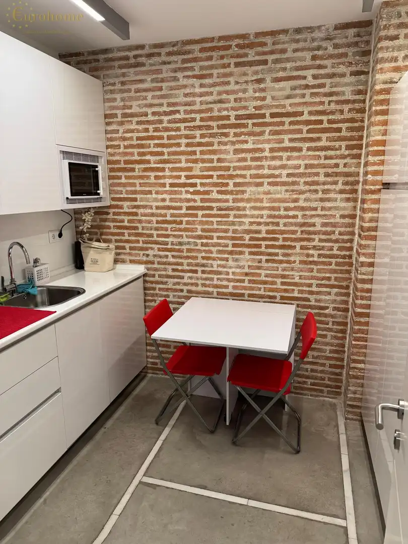 Oficina en venda a Almagro