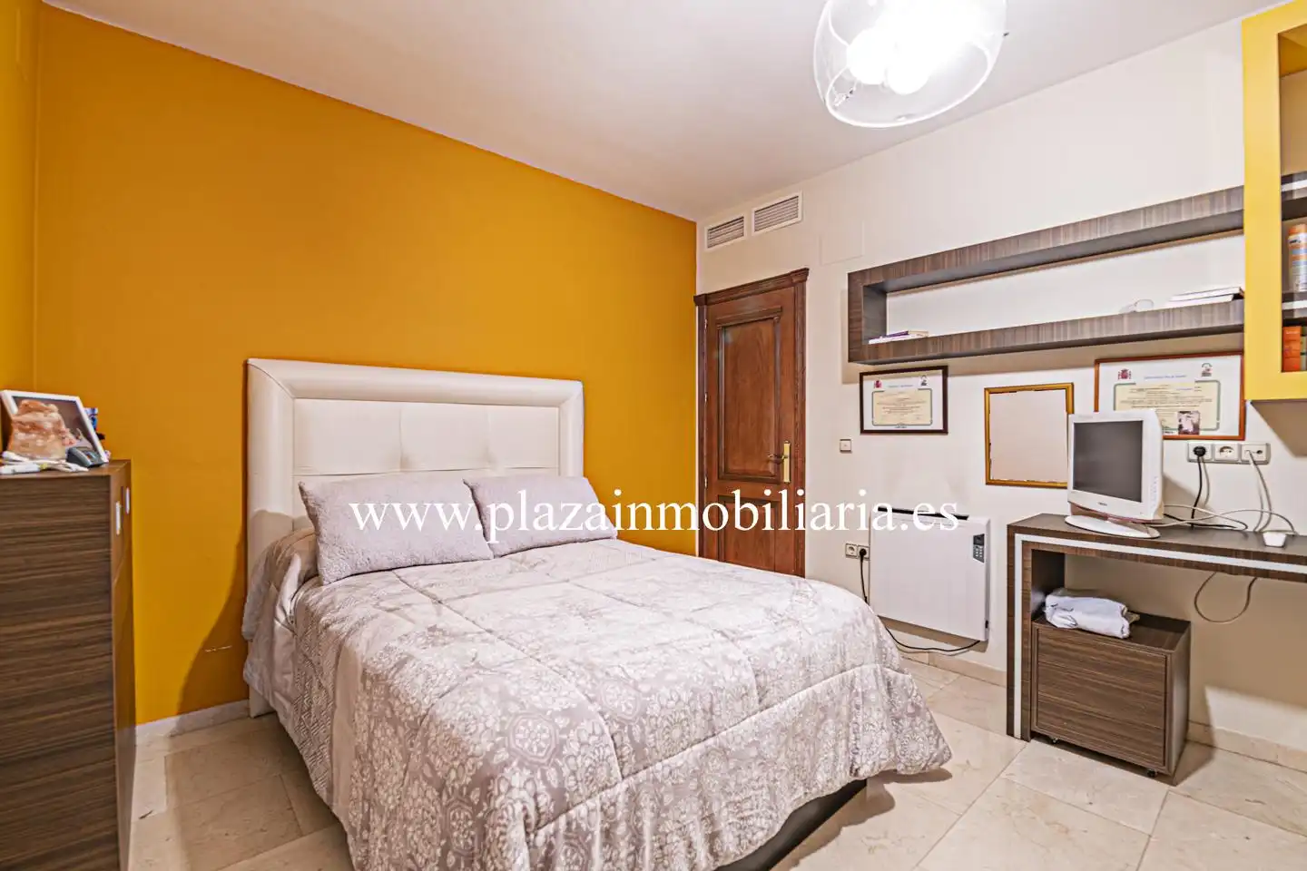 Dormitori de Casa o xalet en venda en Lucena amb Aire condicionat, Terrassa i Traster