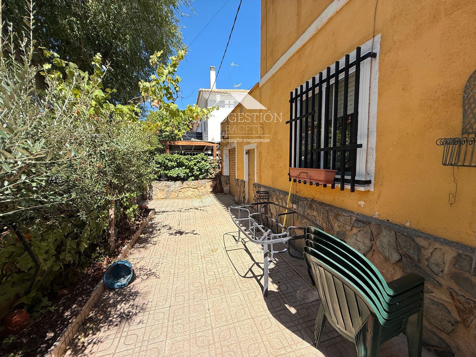 Vista exterior de Casa adosada en venda en  Albacete Capital amb Calefacció, Traster i Moblat