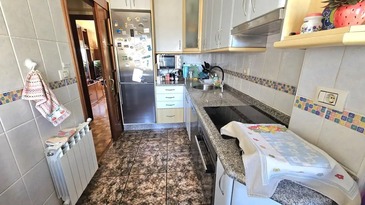 Cocina de Piso en venta en Mos con Calefacción, Trastero y Amueblado