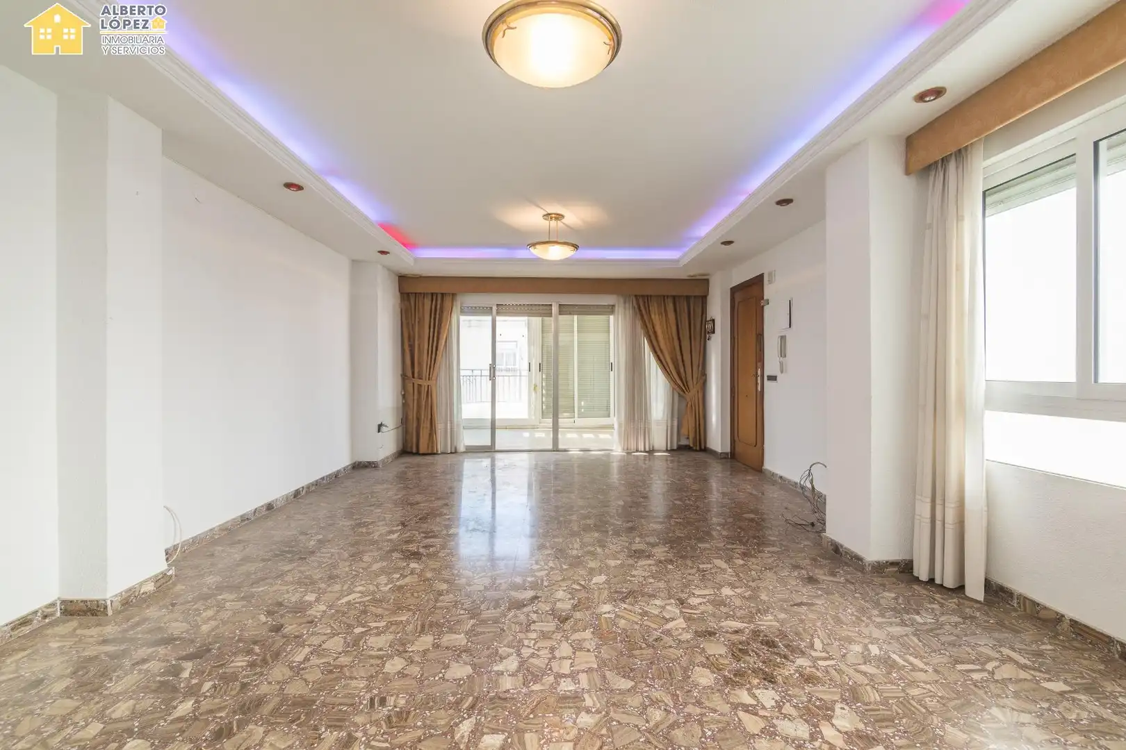 Ático en venta en Elche / Elx con Terraza y Balcón