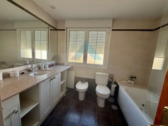 Baño de Casa o chalet en venta en Los Santos de la Humosa con Aire acondicionado, Calefacción y Terraza