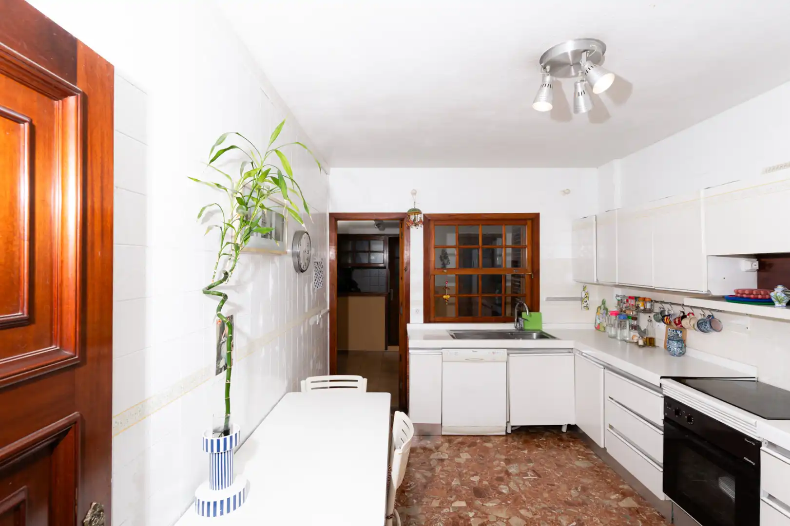 Cuina de Casa o xalet en venda en San Cristóbal de la Laguna amb Jardí privat, Terrassa i Traster