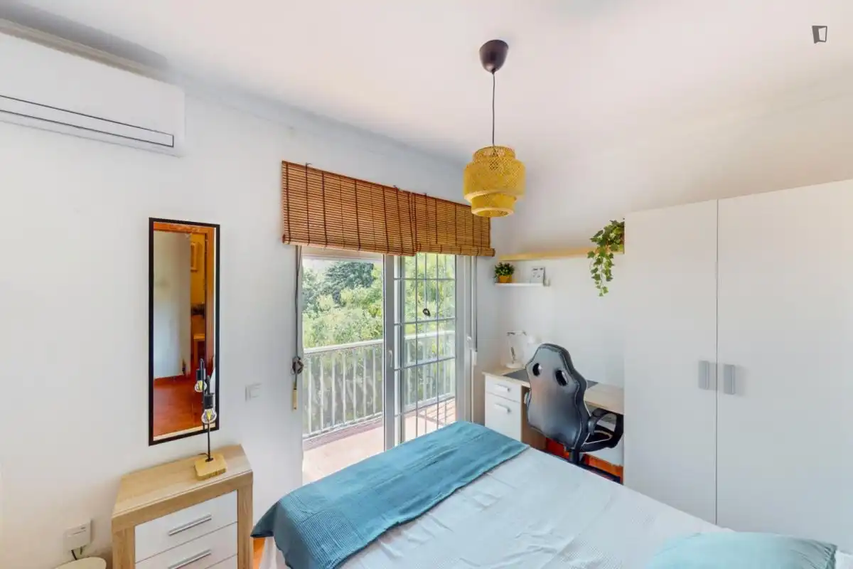 Habitación de Apartamento para compartir en Jerez de la Frontera con Amueblado, Lavadora y Microondas