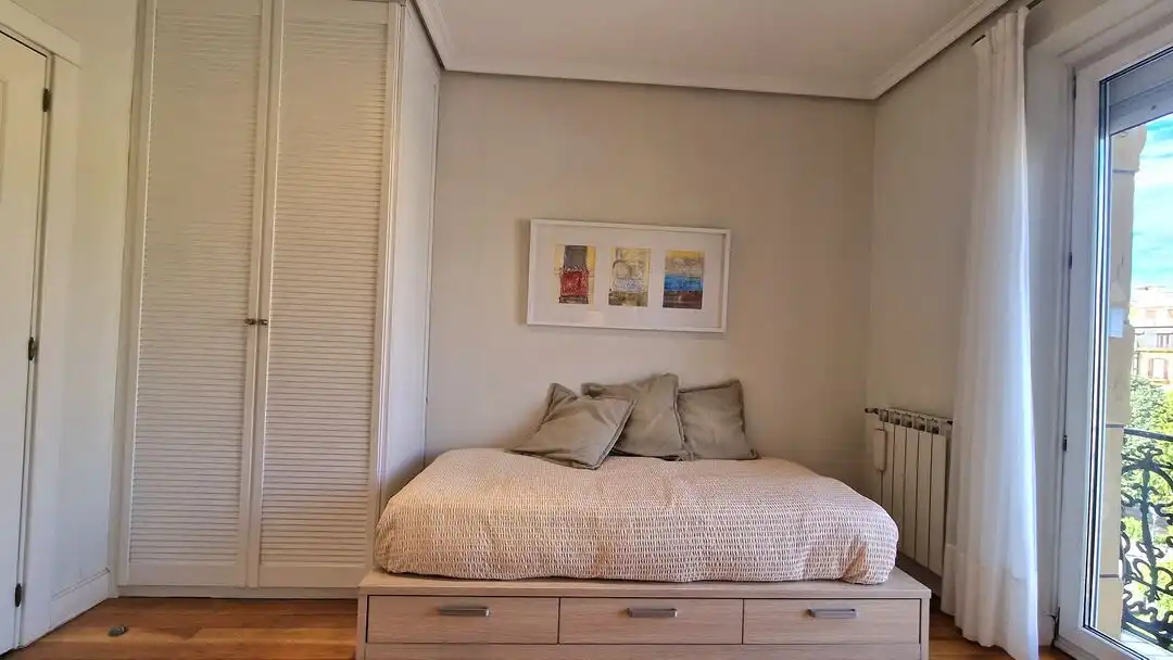 Schlafzimmer von Wohnung zum Verkauf in Donostia - San Sebastián  mit Heizung, Abstellraum und Balkon