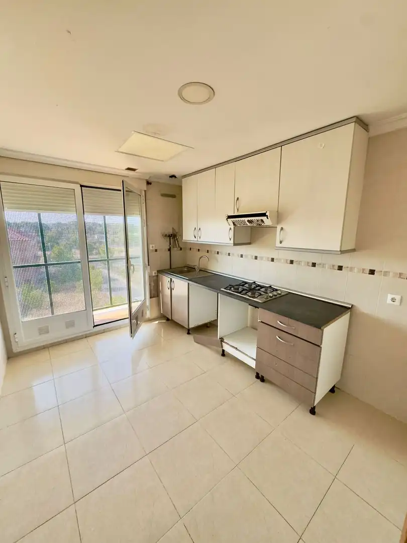 Cocina de Ático en venta en Valdepeñas con Terraza y Balcón