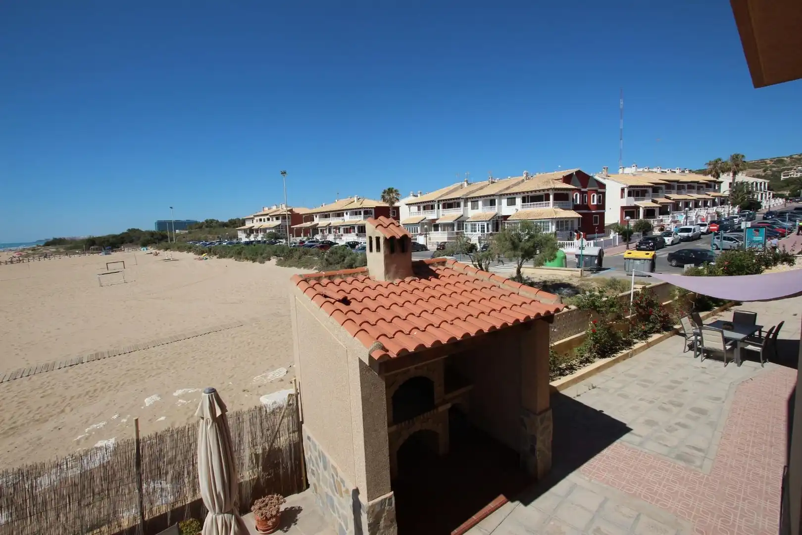 Vista exterior de Casa o chalet en venta en Guardamar del Segura con Jardín privado, Terraza y Piscina