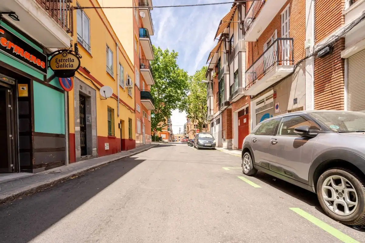 Vista exterior de Pis en venda en Madrid amb Calefacció i Traster