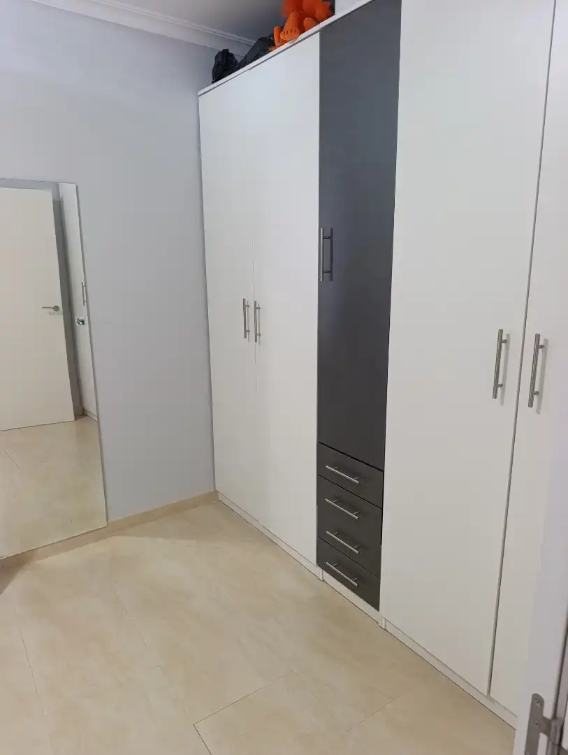 Schlafzimmer von Einfamilien-Reihenhaus zum Verkauf in Utrera mit Klimaanlage
