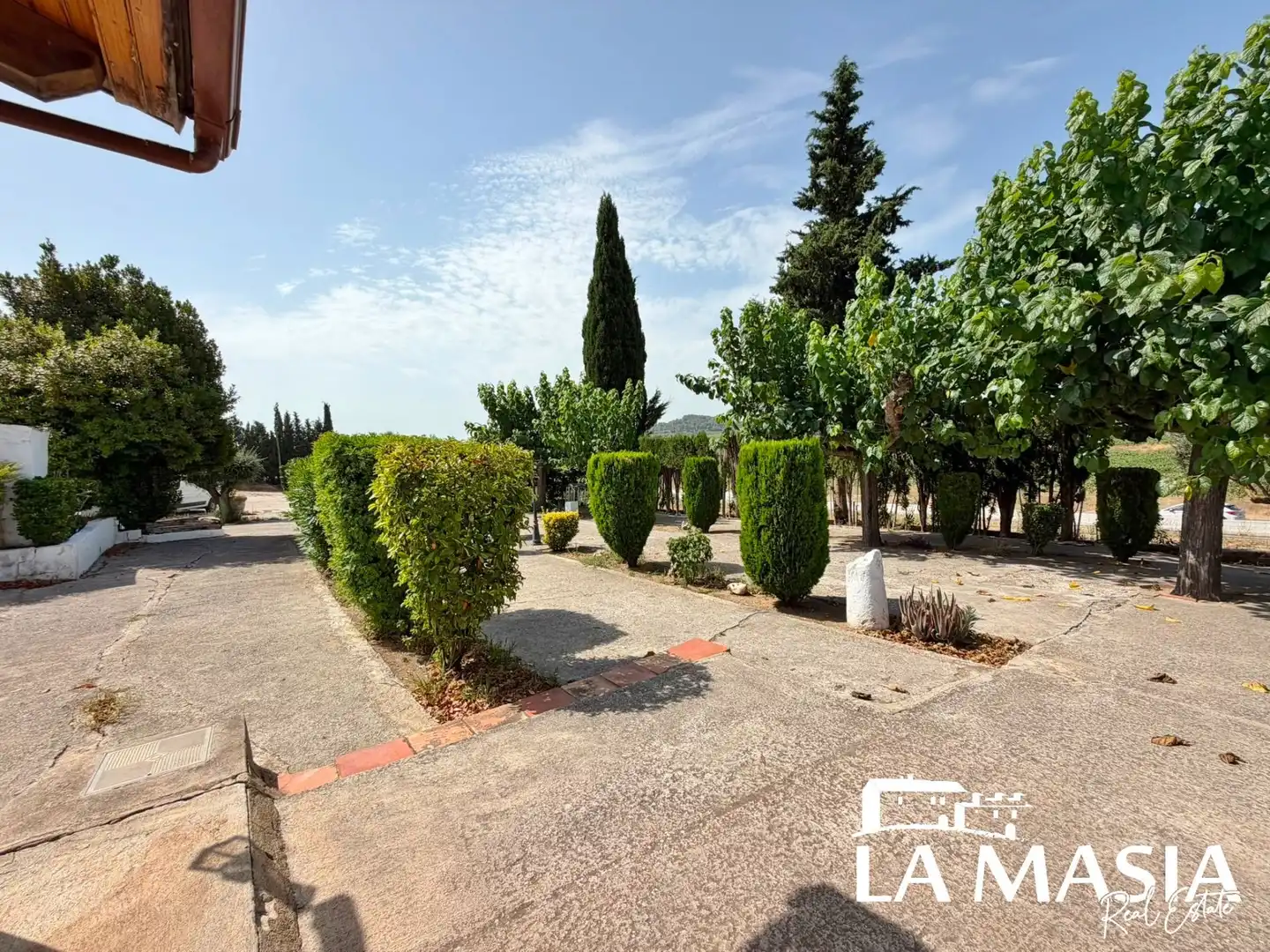 Vista exterior de Finca rústica en venda en El Pla del Penedès amb Jardí privat i Terrassa