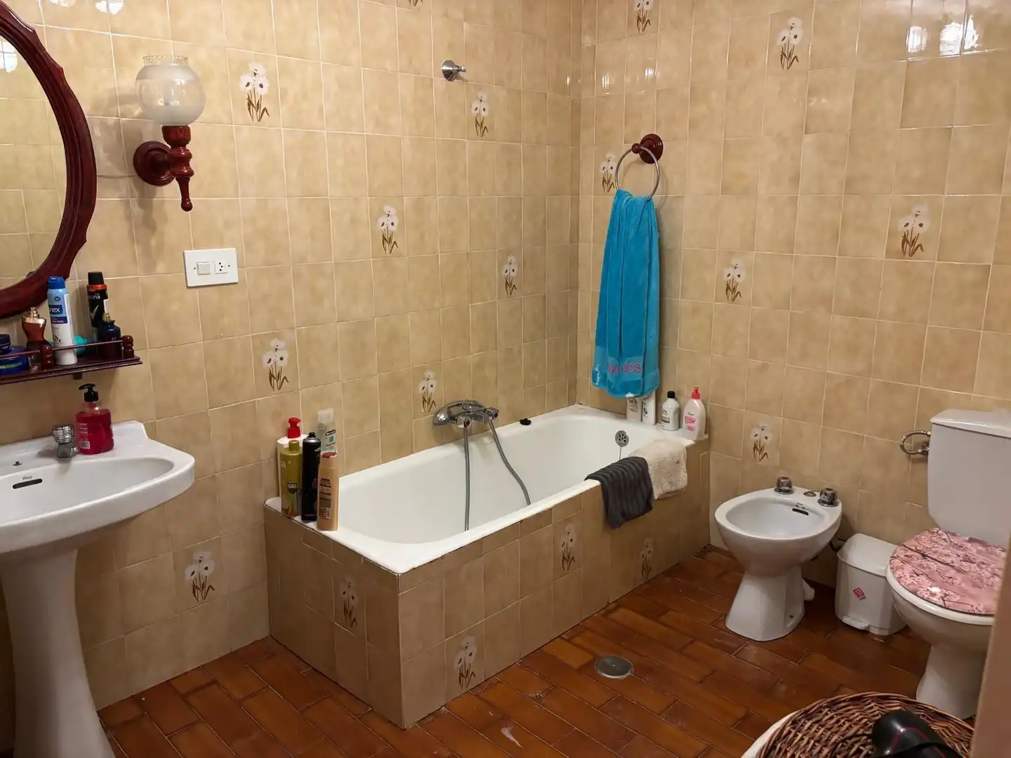 Bany de Casa o xalet en venda en Elda amb Aire condicionat, Calefacció i Jardí privat