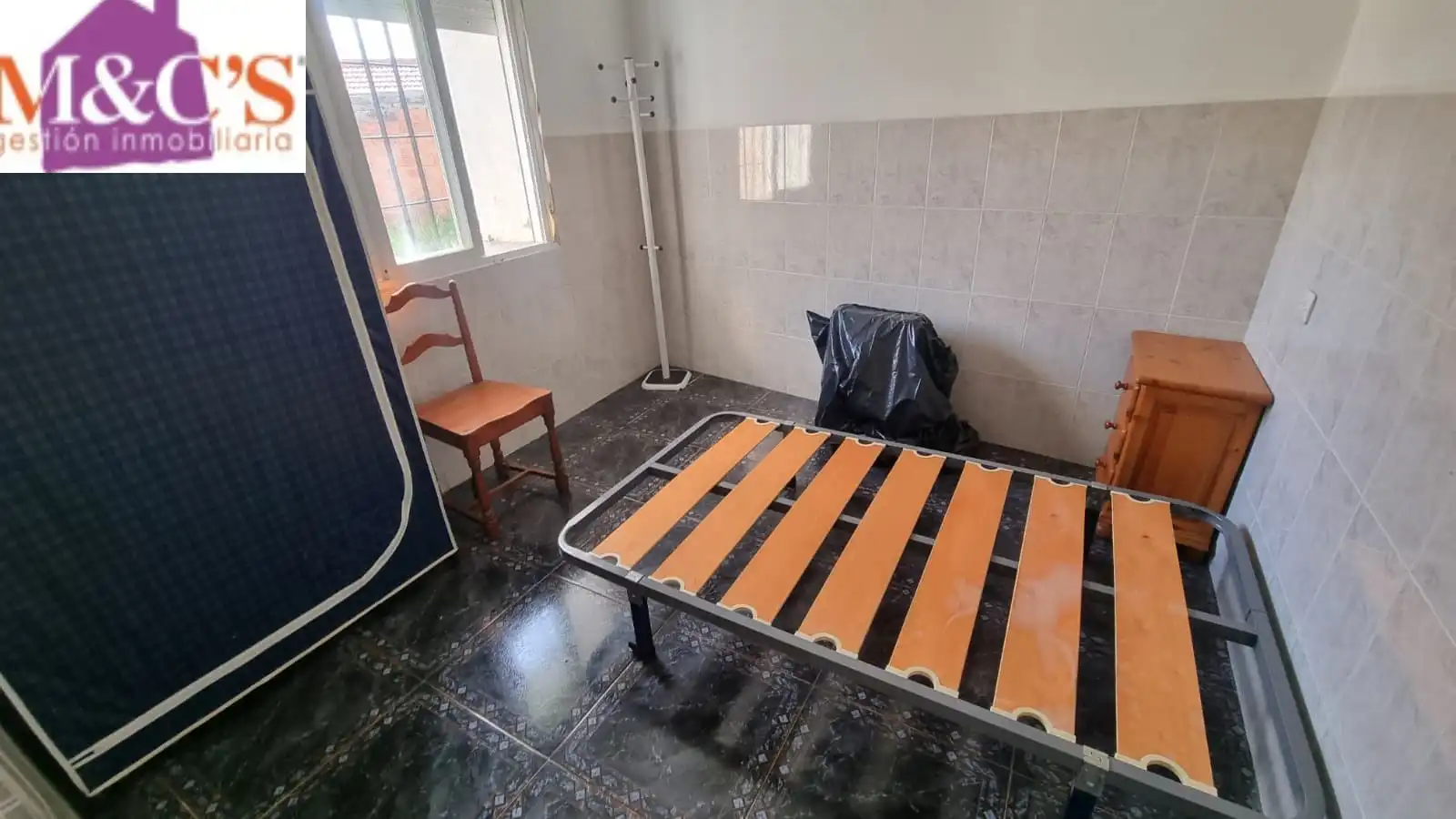 Dormitori de Casa o xalet en venda en Villanueva de San Carlos amb Jardí privat i Moblat