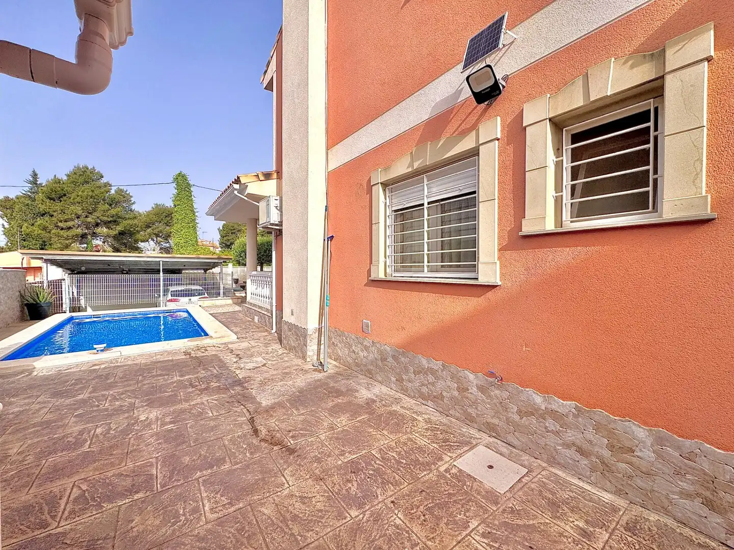 Vista exterior de Casa adosada en venta en Montserrat con Aire acondicionado, Jardín privado y Terraza