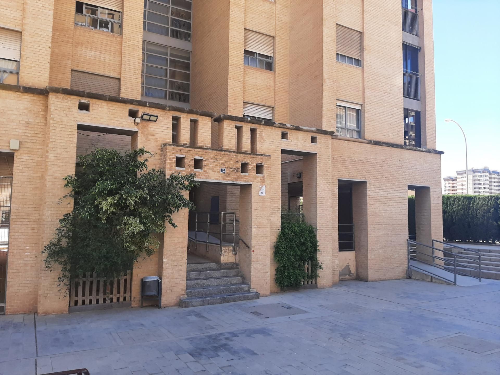 Vista exterior de Pis en venda en Alicante / Alacant amb Terrassa i Balcó