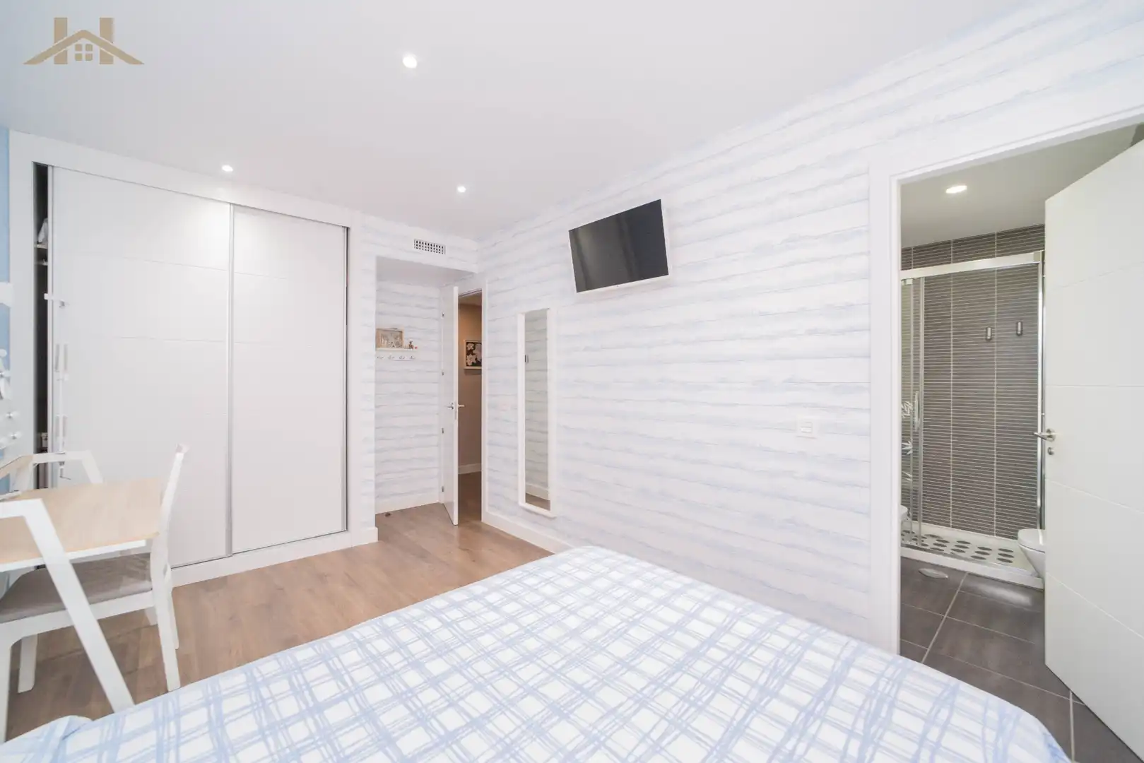 Bedroom of Detached homes for sale in Villaviciosa de Odón  with Air Conditioner, Heating and Private garden