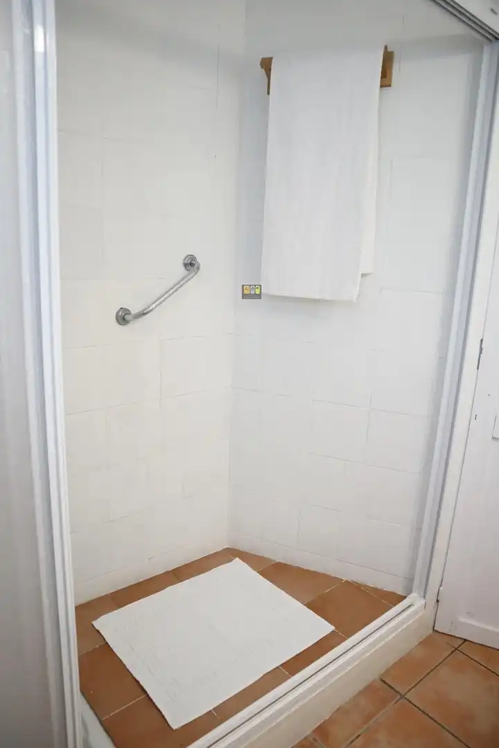 Badezimmer von Dachboden zur Miete in Altea mit Terrasse und Möbliert