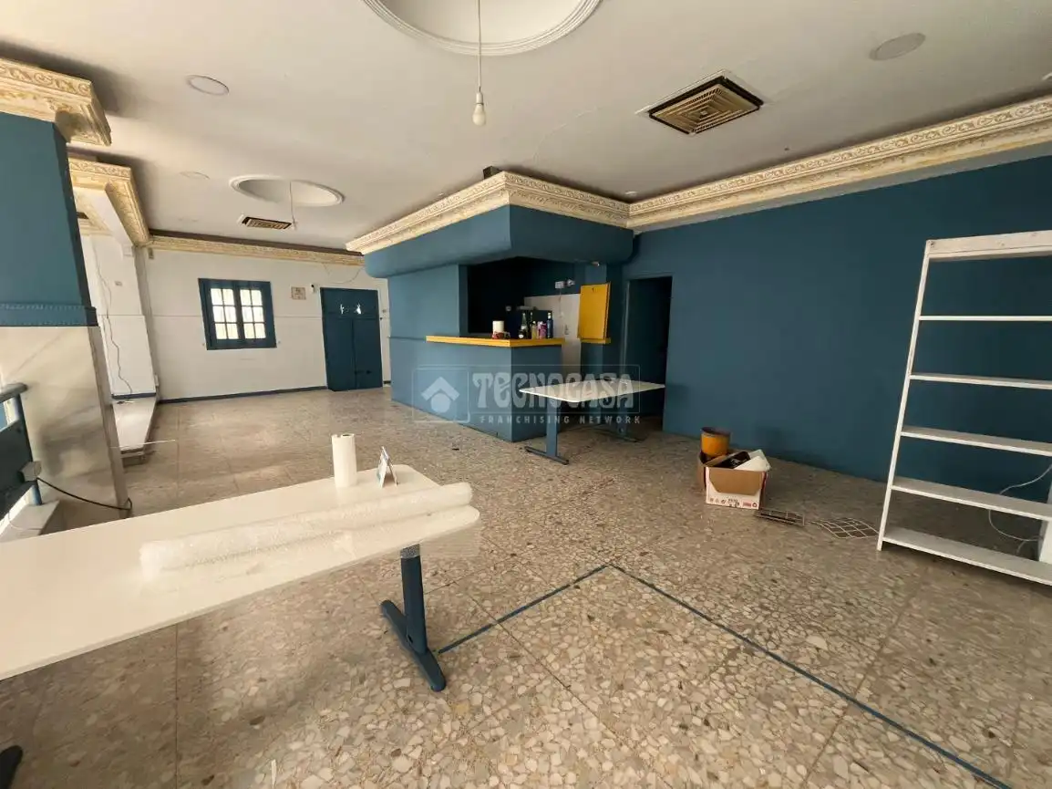 Local comercial de lloguer a Núcleo urbano, imagen 5