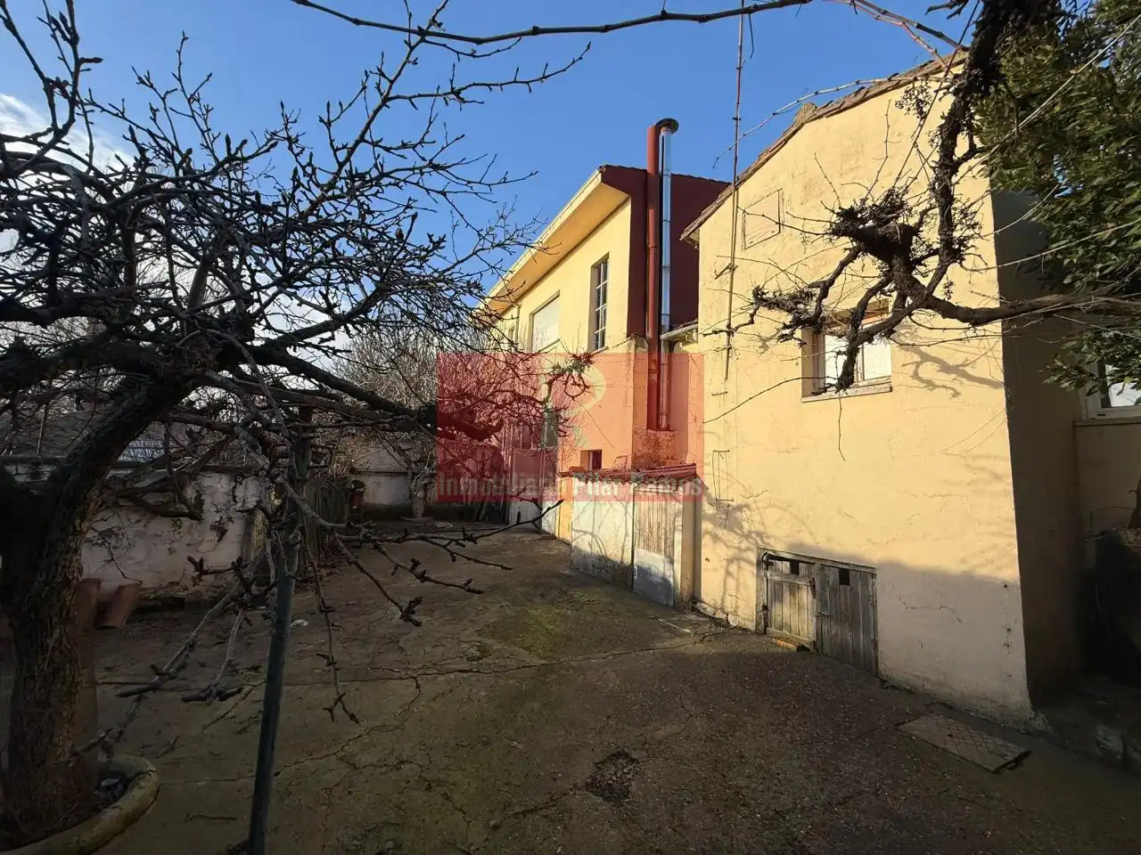 Exterior view of Houses for sale in Villaquilambre  with Heating, Private garden and Storage room