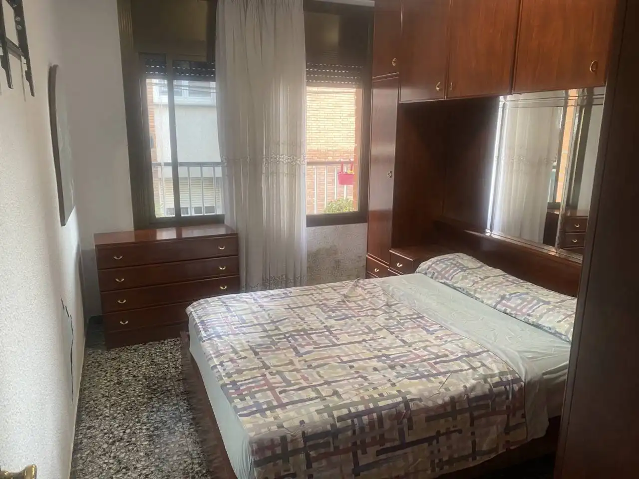 Habitación de Piso en venta en Cornellà de Llobregat con Balcón