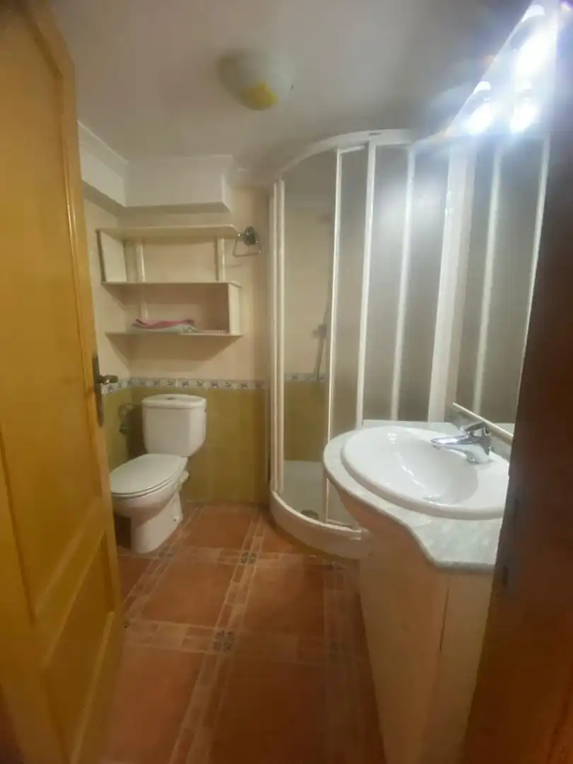Baño de Piso de alquiler en Murcia con Amueblado