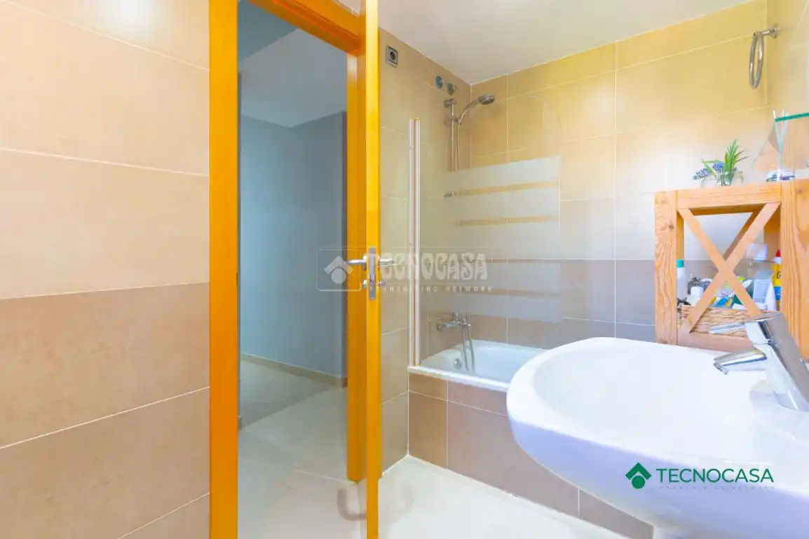 Baño de Piso en venta en Roquetas de Mar con Aire acondicionado y Terraza