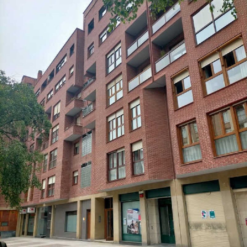 Vista exterior de Local en venda en Durango amb Aire condicionat i Calefacció