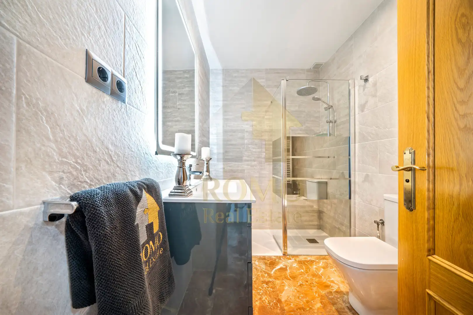 Casa adosada en venta en Plaça Ponent, La Llagosta