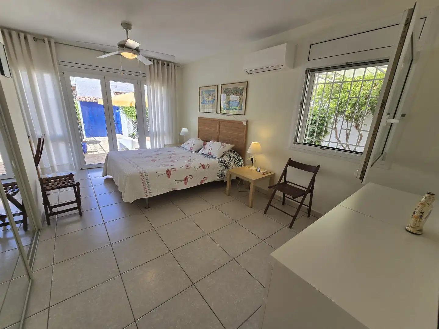 Dormitori de Casa o xalet en venda en Empuriabrava amb Aire condicionat, Calefacció i Jardí privat