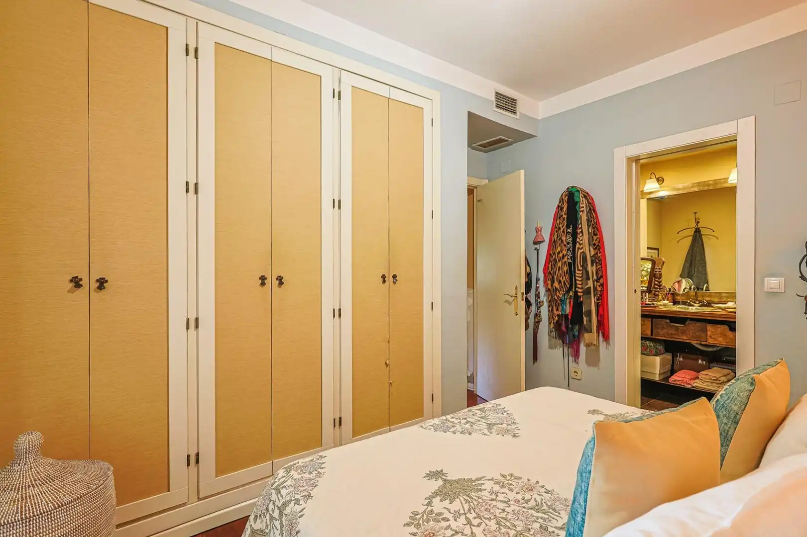 Habitación de Piso en venta en Tomares con Aire acondicionado, Jardín privado y Piscina comunitaria
