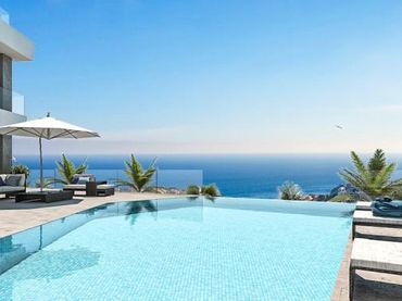 Villa con piscina in vendita a Zona Pueblo