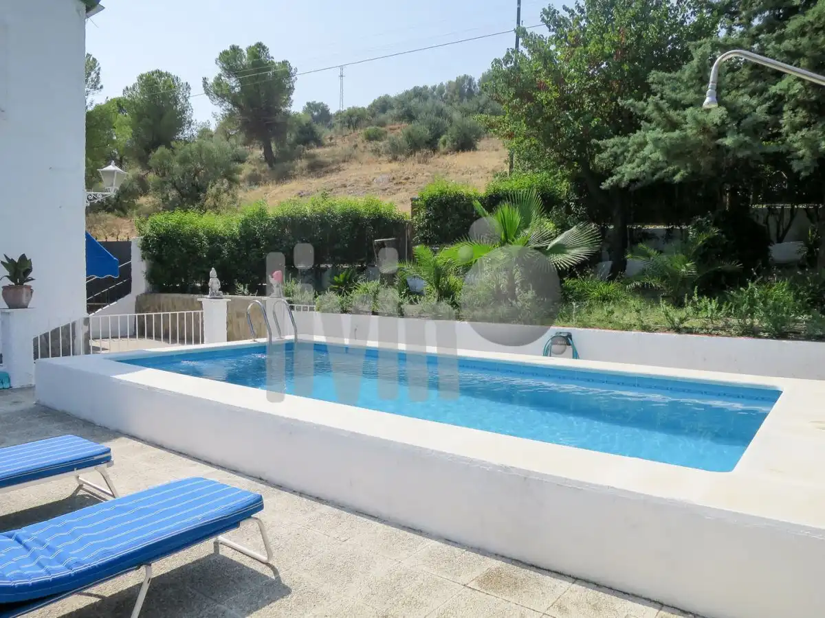 Piscina de Casa o xalet en venda en Jaén