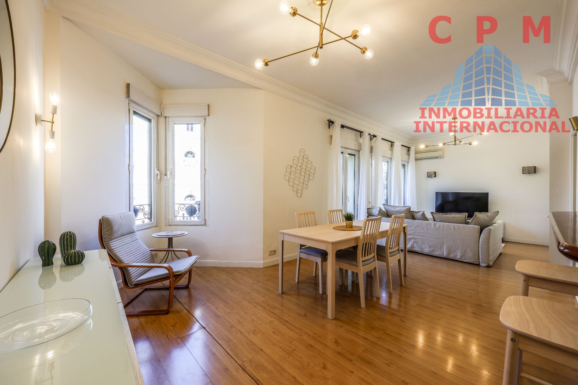 Living room of Flat to rent in  Madrid Capital  with Air Conditioner, Heating and Furnished